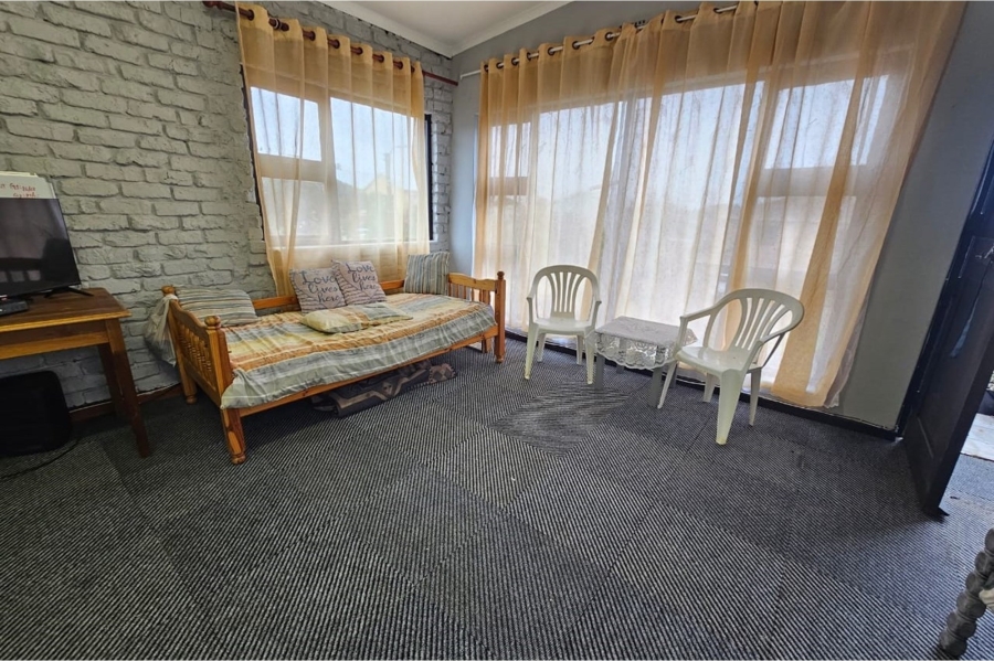 5 Bedroom Property for Sale in Stilbaai Wes Western Cape